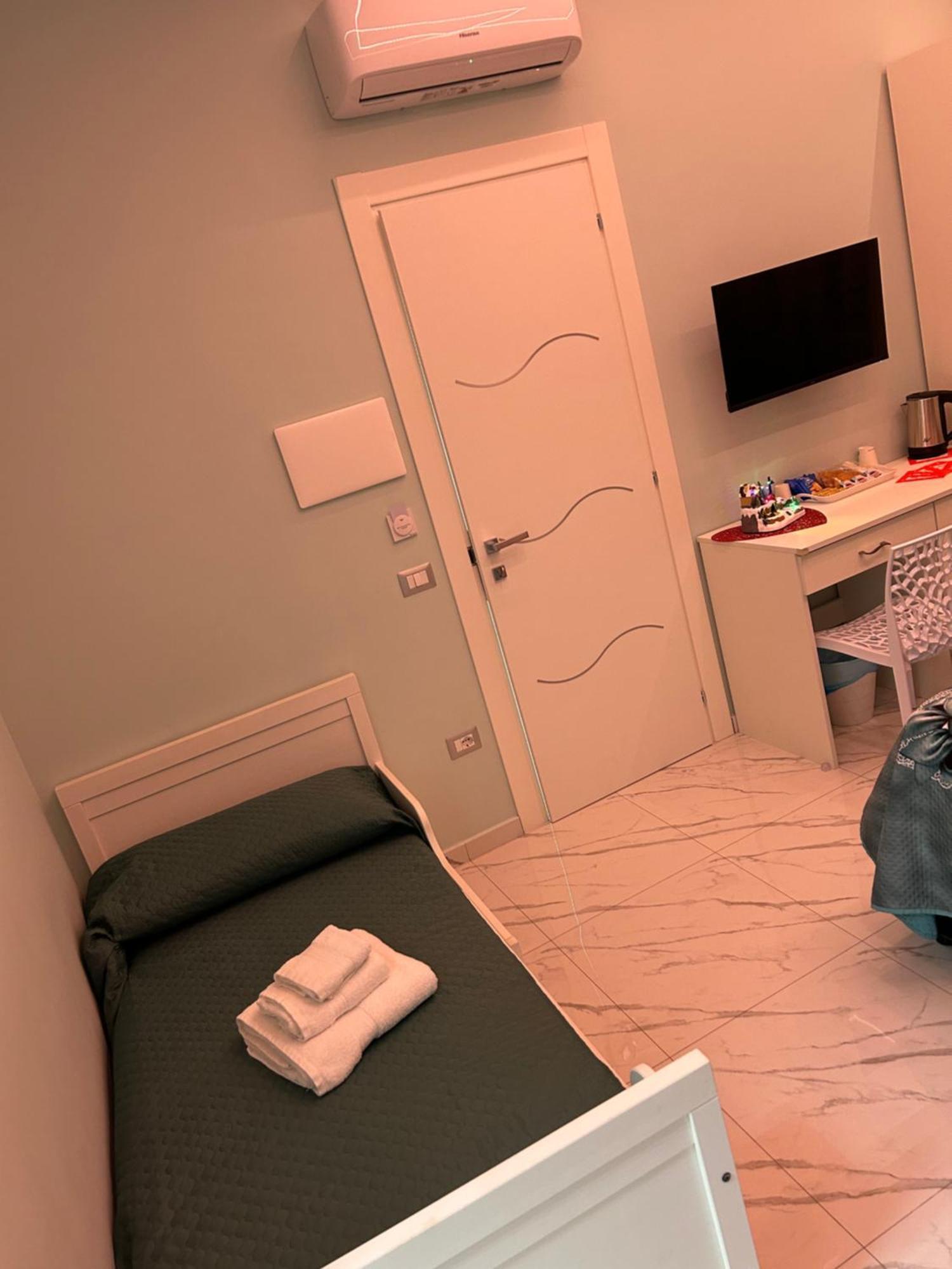 לינה וארוחת בוקר נאפולי Bebsantaniellohouse1 מראה חיצוני תמונה